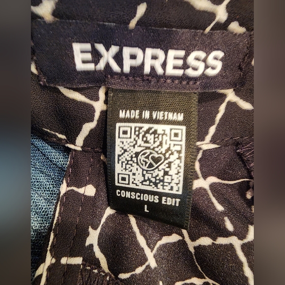 Womens Express Black And White Long Sleeve Geometric Print Mock Neck Blouse LRG - Picture 3 of 4